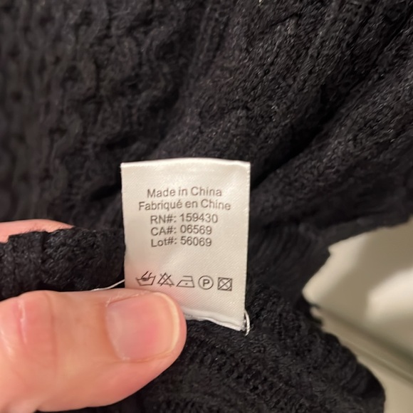 ELAN peek-a-boo sweater - Picture 8 of 9